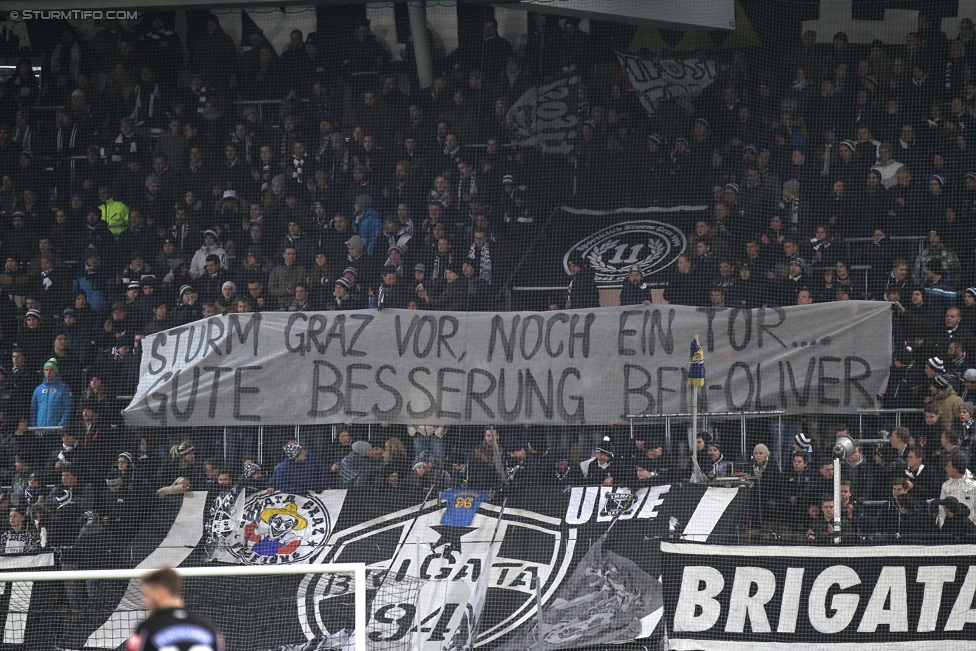 Sturm Graz - Admira Wacker
Oesterreichische Fussball Bundesliga, 17. Runde, SK Sturm Graz - FC Admira Wacker Moedling, Stadion Liebenau Graz, 30.11.2016. 

Foto zeigt Fans von Sturm mit einem Spruchband
