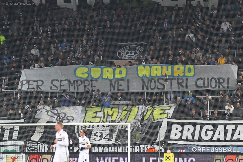 Sturm Graz - Admira Wacker
Oesterreichische Fussball Bundesliga, 17. Runde, SK Sturm Graz - FC Admira Wacker Moedling, Stadion Liebenau Graz, 30.11.2016. 

Foto zeigt Fans von Sturm mit einem Spruchband
