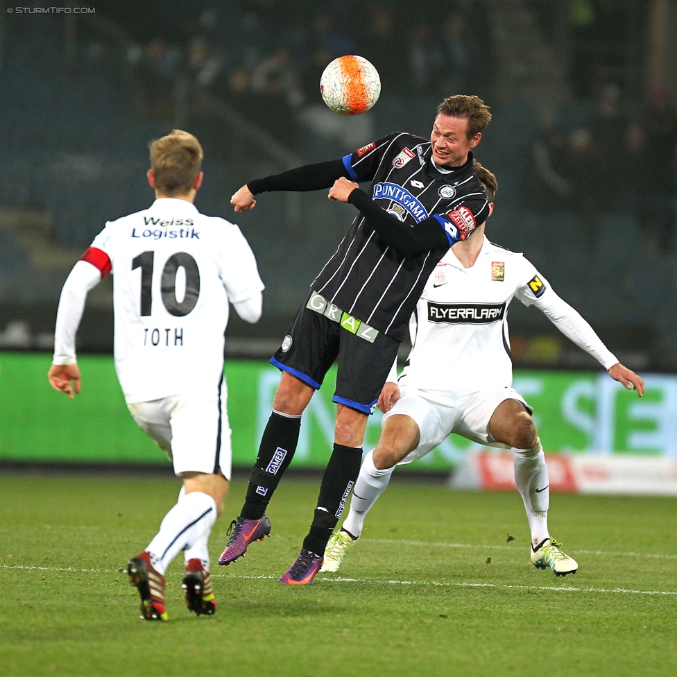 Sturm Graz - Admira Wacker
Oesterreichische Fussball Bundesliga, 17. Runde, SK Sturm Graz - FC Admira Wacker Moedling, Stadion Liebenau Graz, 30.11.2016. 

Foto zeigt Daniel Toth (Admira) und Roman Kienast (Sturm)
Schlüsselwörter: kopfball