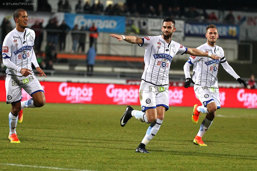 Wolfsberg - Sturm Graz
Oesterreichische Fussball Bundesliga, 18. Runde, Wolfsberger AC - SK Sturm Graz, Lavanttal Arena Wolfsberg, 04.12.2016. 

Foto zeigt Christian Schoissengeyr (Sturm), Charalampos Lykogiannis (Sturm) und Lukas Spendlhofer (Sturm)
Schlüsselwörter: torjubel