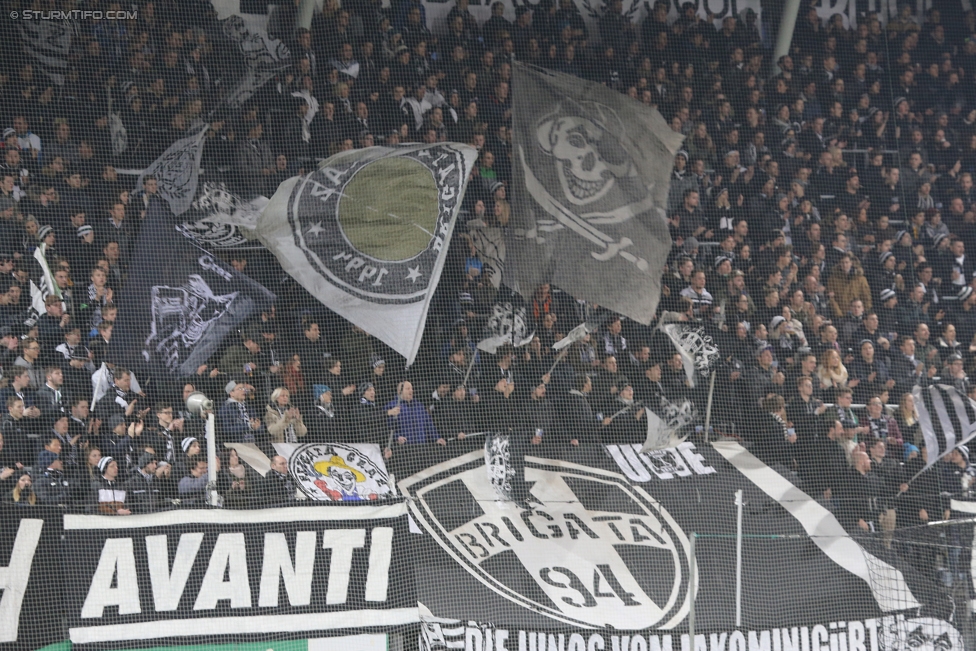 Sturm Graz - Salzburg
Oesterreichische Fussball Bundesliga, 19. Runde, SK Sturm Graz - FC RB Salzburg, Stadion Liebenau Graz, 11.12.2016. 

Foto zeigt Fans von Sturm
