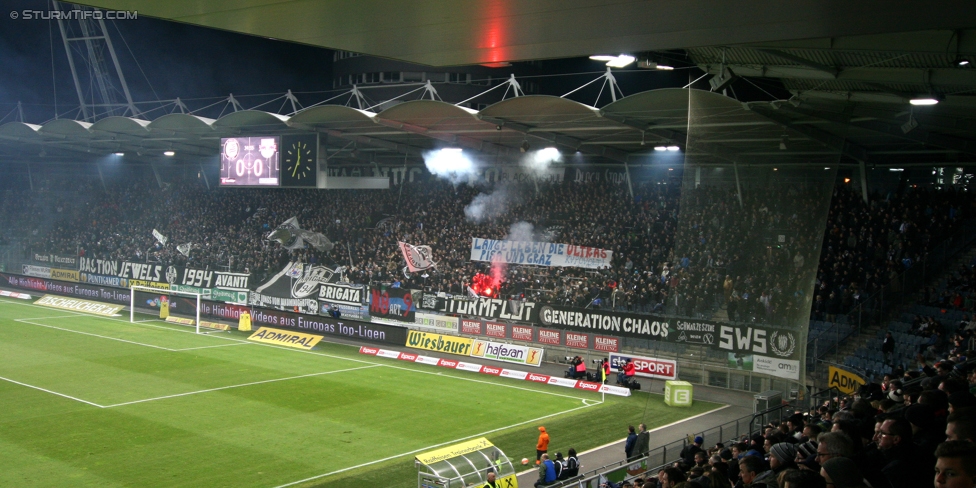 Sturm Graz - Salzburg
Oesterreichische Fussball Bundesliga, 19. Runde, SK Sturm Graz - FC RB Salzburg, Stadion Liebenau Graz, 11.12.2016. 

Foto zeigt Fans von Sturm
Schlüsselwörter: pyrotechnik