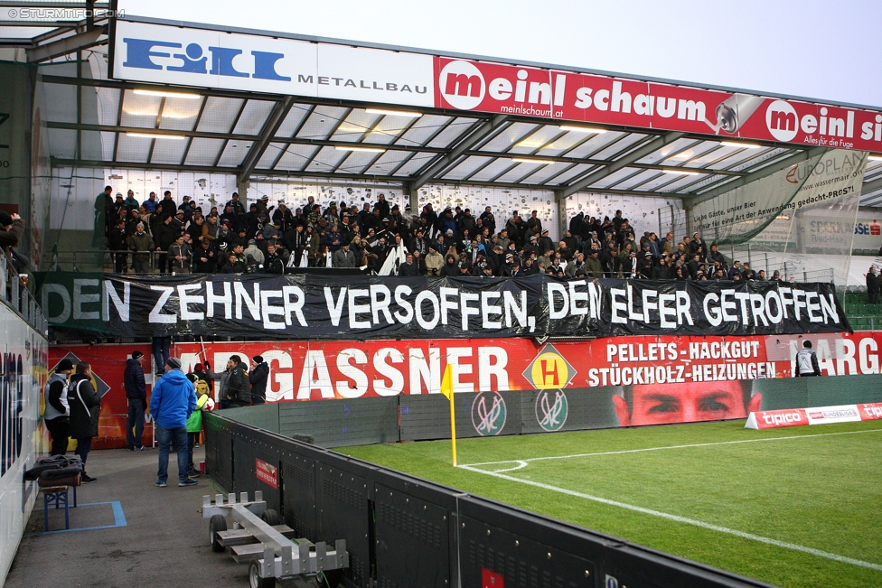 Ried - Sturm Graz
Oesterreichische Fussball Bundesliga, 18. Runde, SV Ried - SK Sturm Graz, Arena Ried, 17.12.2016. 

Foto zeigt Fans von Sturm mit einer Choreografie
