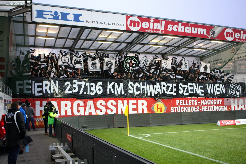 Ried - Sturm Graz
Oesterreichische Fussball Bundesliga, 18. Runde, SV Ried - SK Sturm Graz, Arena Ried, 17.12.2016. 

Foto zeigt Fans von Sturm mit einer Choreografie
