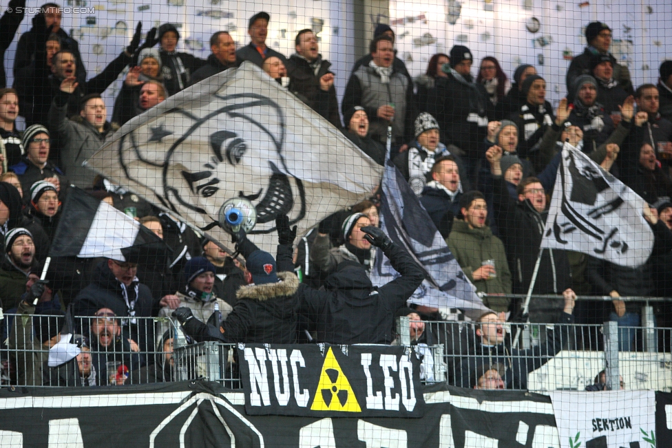 Ried - Sturm Graz
Oesterreichische Fussball Bundesliga, 18. Runde, SV Ried - SK Sturm Graz, Arena Ried, 17.12.2016. 

Foto zeigt Fans von Sturm
