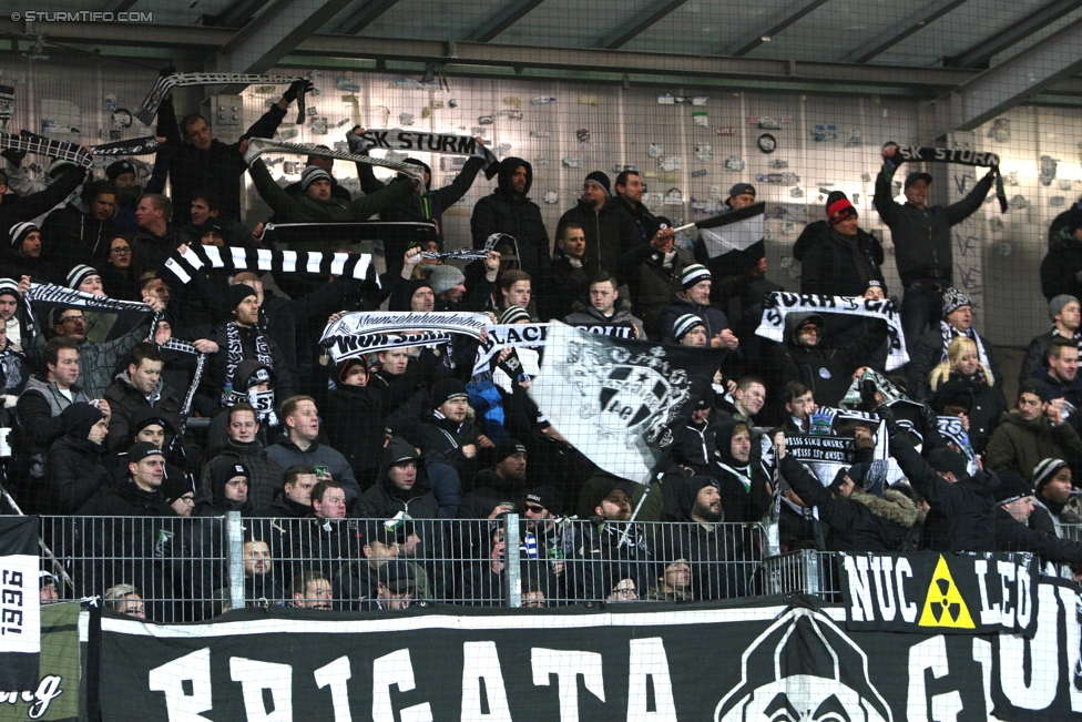 Ried - Sturm Graz
Oesterreichische Fussball Bundesliga, 18. Runde, SV Ried - SK Sturm Graz, Arena Ried, 17.12.2016. 

Foto zeigt Fans von Sturm
