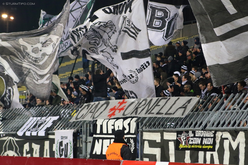 Mattersburg - Sturm Graz
Oesterreichische Fussball Bundesliga, 19. Runde, SV Mattersburg - SK Sturm Graz, Pappelstadion Mattersburg, 11.02.2017. 

Foto zeigt Fans von Sturm mit einem Spruchband
