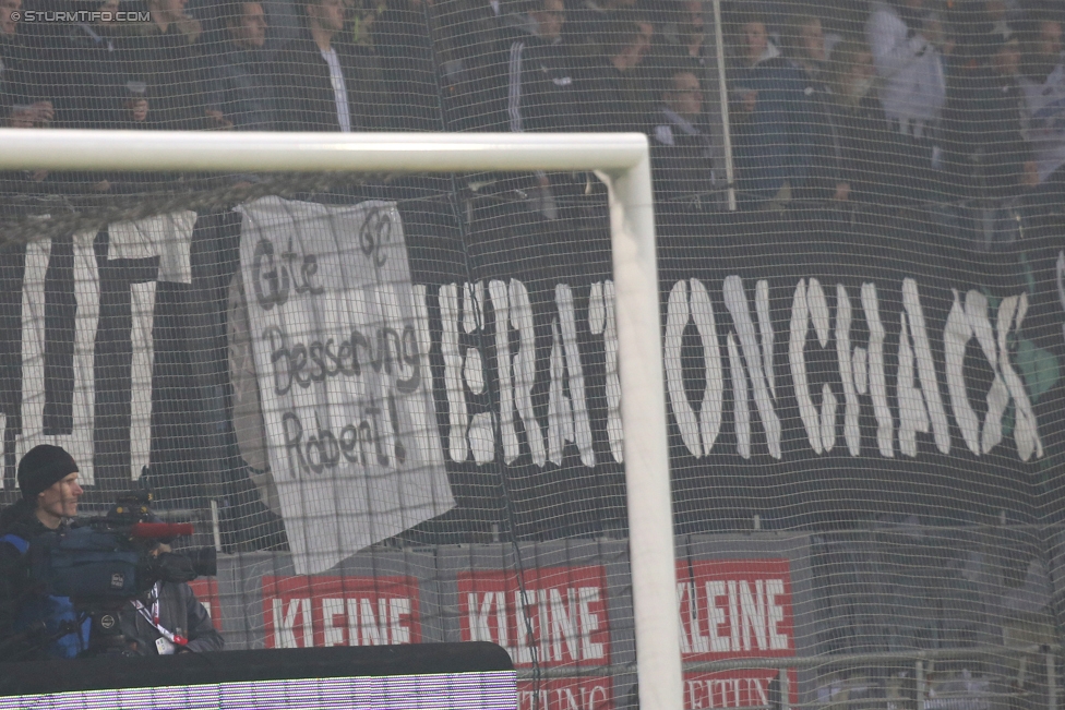 Sturm Graz - Austria Wien
Oesterreichische Fussball Bundesliga, 20. Runde, SK Sturm Graz - FK Austria Wien, Stadion Liebenau Graz, 18.02.2017. 

Foto zeigt Fans von Sturm mit einem Spruchband
