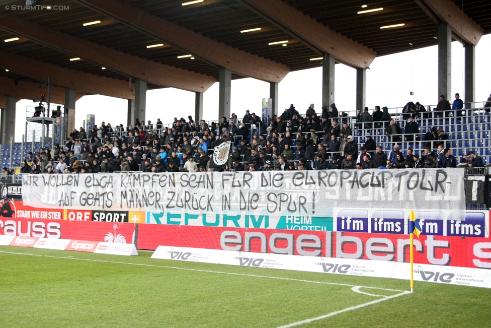 St. Poelten - Sturm Graz
Oesterreichische Fussball Bundesliga, 21. Runde, SKN St. Poelten - SK Sturm Graz, Arena St. Poelten, 26.02.2017. 

Foto zeigt Fans von Sturm mit einem Spruchband
