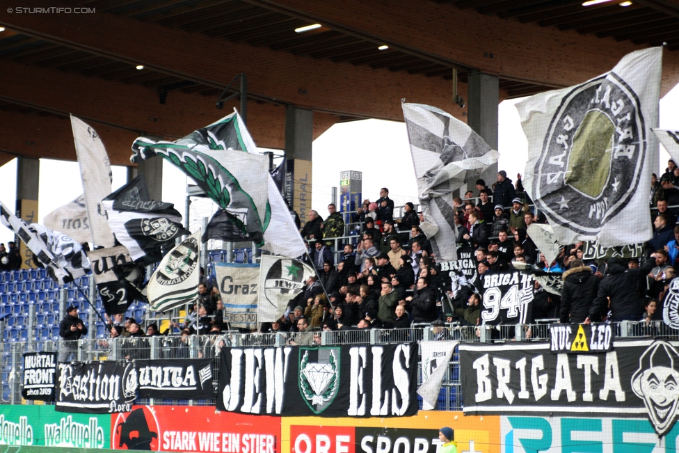 St. Poelten - Sturm Graz
Oesterreichische Fussball Bundesliga, 21. Runde, SKN St. Poelten - SK Sturm Graz, Arena St. Poelten, 26.02.2017. 

Foto zeigt Fans von Sturm
