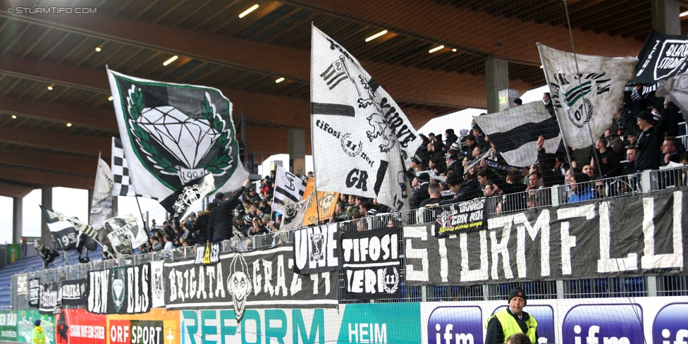 St. Poelten - Sturm Graz
Oesterreichische Fussball Bundesliga, 21. Runde, SKN St. Poelten - SK Sturm Graz, Arena St. Poelten, 26.02.2017. 

Foto zeigt Fans von Sturm
