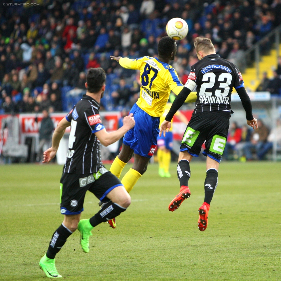 St. Poelten - Sturm Graz
Oesterreichische Fussball Bundesliga, 21. Runde, SKN St. Poelten - SK Sturm Graz, Arena St. Poelten, 26.02.2017. 

Foto zeigt Charalampos Lykogiannis (Sturm), Lonsana Doumbouya (St. Poelten) und Lukas Spendlhofer (Sturm)
Schlüsselwörter: kopfball