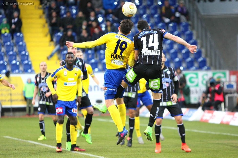 St. Poelten - Sturm Graz
Oesterreichische Fussball Bundesliga, 21. Runde, SKN St. Poelten - SK Sturm Graz, Arena St. Poelten, 26.02.2017. 

Foto zeigt Manuel Hartl (St. Poelten) und Charalampos Lykogiannis (Sturm)
