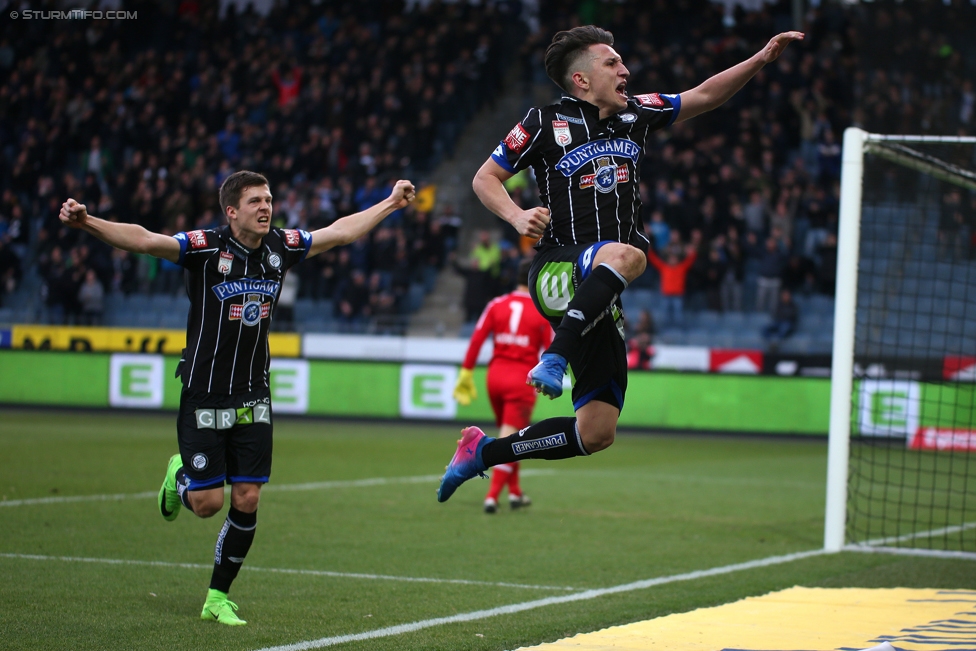 Sturm Graz - Altach
Oesterreichische Fussball Bundesliga, 22. Runde, SK Sturm Graz - SC Rheindorf Altach, Stadion Liebenau Graz, 04.03.2017. 

Foto zeigt Deni Alar (Sturm) und Baris Atik (Sturm)
Schlüsselwörter: torjubel