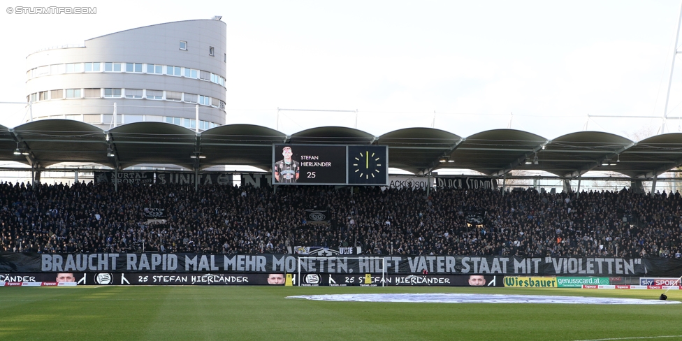 Sturm Graz - Rapid Wien
Oesterreichische Fussball Bundesliga, 23. Runde, SK Sturm Graz - SK Rapid Wien, Stadion Liebenau Graz, 12.03.2017. 

Foto zeigt Fans von Sturm mit einem Spruchband
