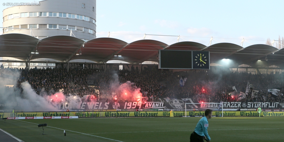 Sturm Graz - Rapid Wien
Oesterreichische Fussball Bundesliga, 23. Runde, SK Sturm Graz - SK Rapid Wien, Stadion Liebenau Graz, 12.03.2017. 

Foto zeigt Fans von Sturm
Schlüsselwörter: pyrotechnik