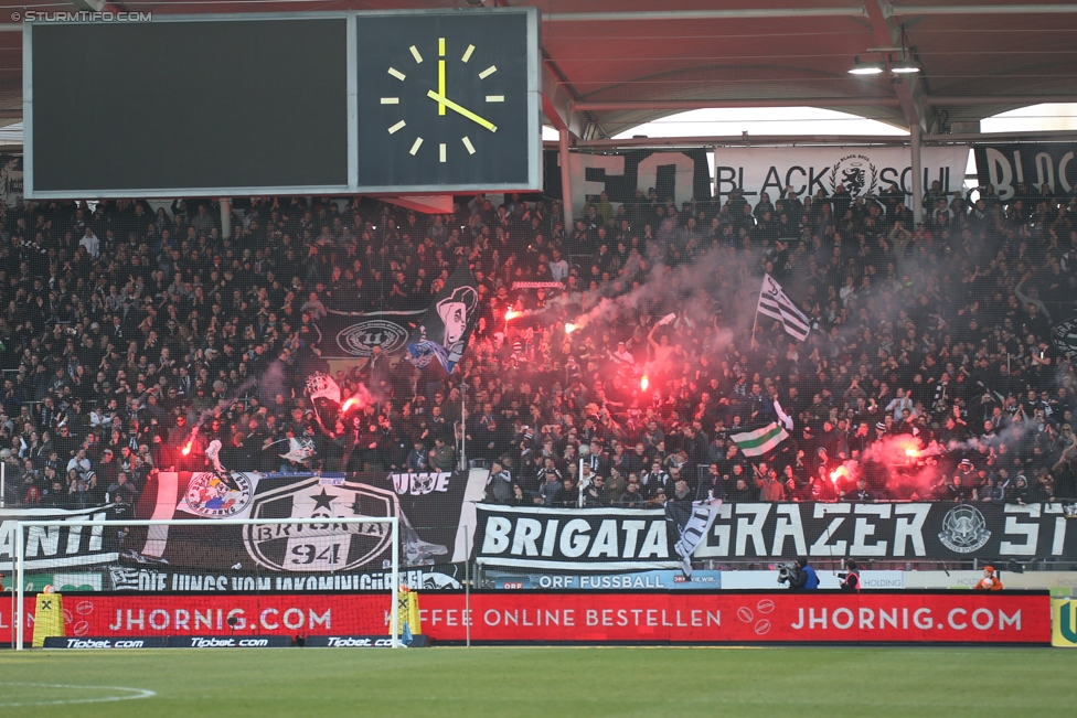 Sturm Graz - Rapid Wien
Oesterreichische Fussball Bundesliga, 23. Runde, SK Sturm Graz - SK Rapid Wien, Stadion Liebenau Graz, 12.03.2017. 

Foto zeigt Fans von Sturm
Schlüsselwörter: pyrotechnik