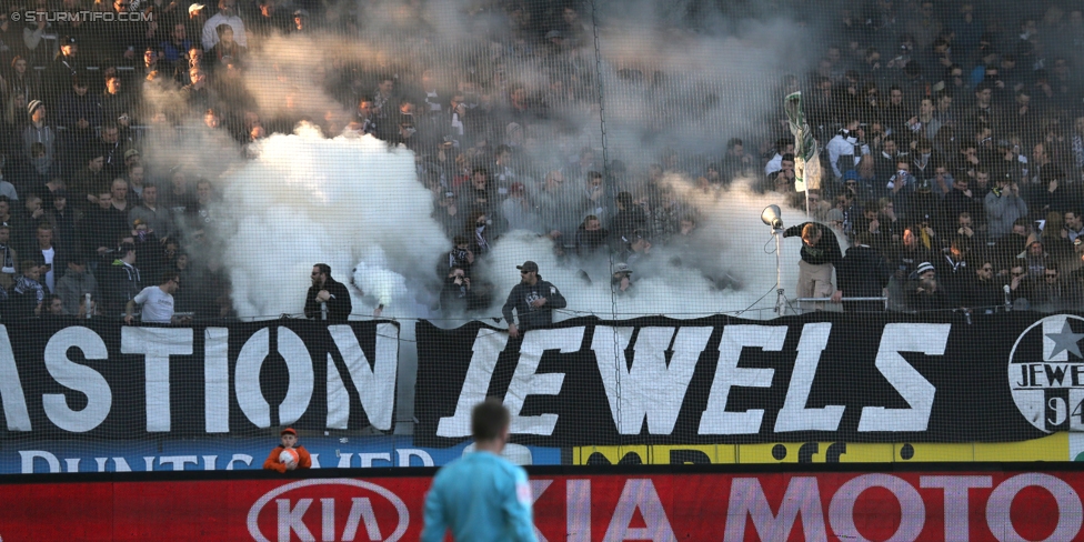 Sturm Graz - Rapid Wien
Oesterreichische Fussball Bundesliga, 23. Runde, SK Sturm Graz - SK Rapid Wien, Stadion Liebenau Graz, 12.03.2017. 

Foto zeigt Fans von Sturm
Schlüsselwörter: pyrotechnik