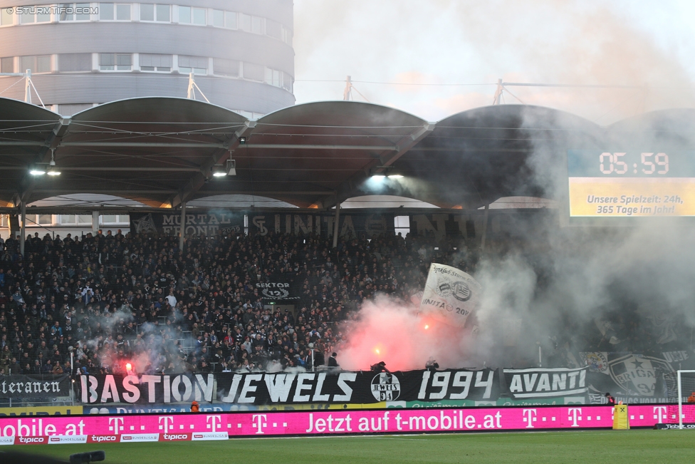 Sturm Graz - Rapid Wien
Oesterreichische Fussball Bundesliga, 23. Runde, SK Sturm Graz - SK Rapid Wien, Stadion Liebenau Graz, 12.03.2017. 

Foto zeigt Fans von Sturm
Schlüsselwörter: pyrotechnik