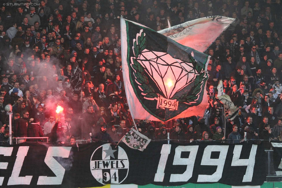 Sturm Graz - Rapid Wien
Oesterreichische Fussball Bundesliga, 23. Runde, SK Sturm Graz - SK Rapid Wien, Stadion Liebenau Graz, 12.03.2017. 

Foto zeigt Fans von Sturm
Schlüsselwörter: pyrotechnik