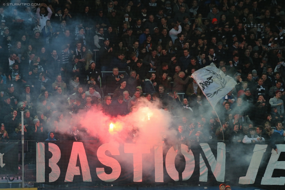 Sturm Graz - Rapid Wien
Oesterreichische Fussball Bundesliga, 23. Runde, SK Sturm Graz - SK Rapid Wien, Stadion Liebenau Graz, 12.03.2017. 

Foto zeigt Fans von Sturm
Schlüsselwörter: pyrotechnik