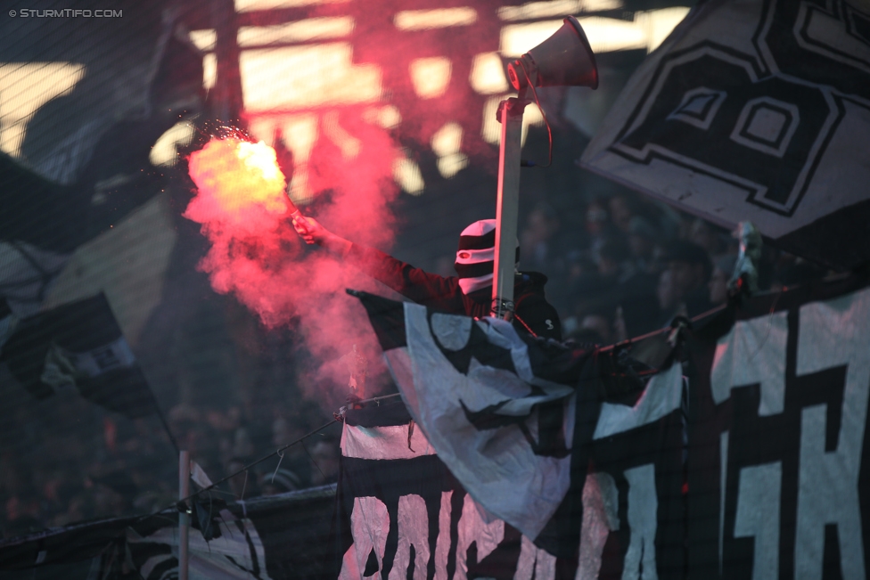 Sturm Graz - Rapid Wien
Oesterreichische Fussball Bundesliga, 23. Runde, SK Sturm Graz - SK Rapid Wien, Stadion Liebenau Graz, 12.03.2017. 

Foto zeigt Fans von Sturm
Schlüsselwörter: pyrotechnik