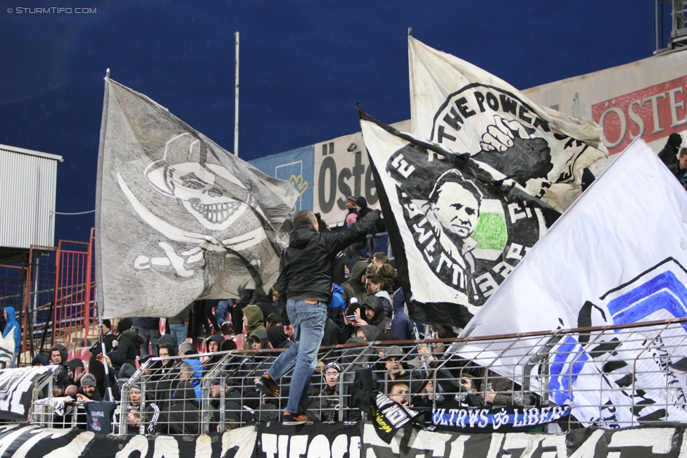 Admira Wacker - Sturm Graz
Oesterreichische Fussball Bundesliga, 24. Runde, FC Admira Wacker Moedling - SK Sturm Graz, Stadion Suedstadt Maria Enzersdorf, 18.03.2017. 

Foto zeigt Fans von Sturm
