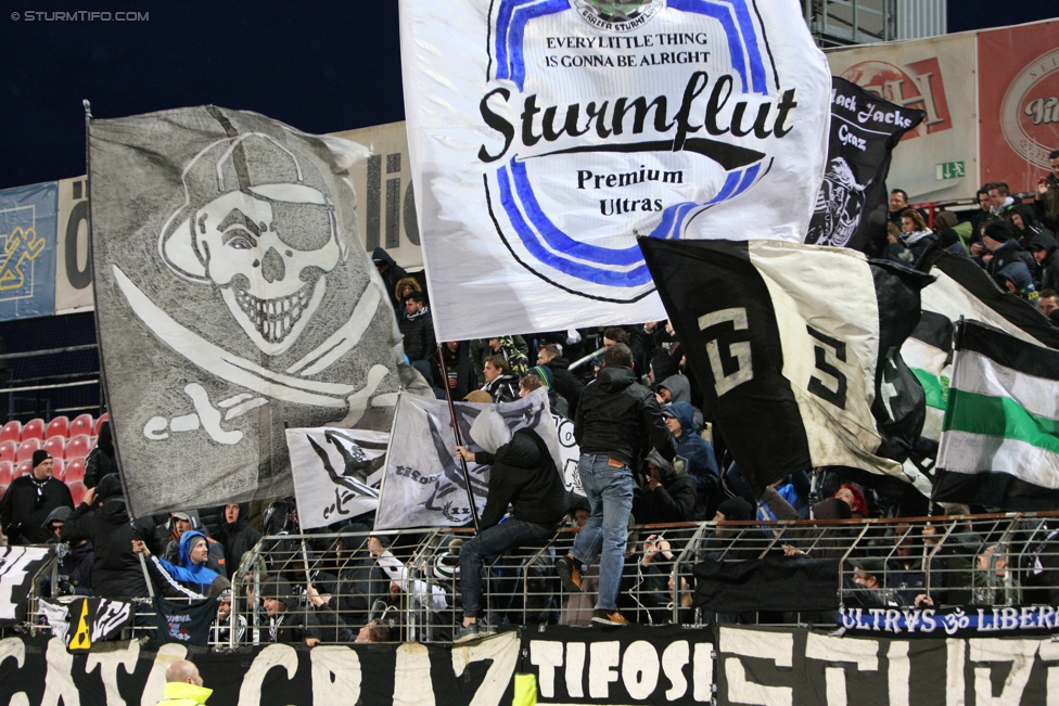 Admira Wacker - Sturm Graz
Oesterreichische Fussball Bundesliga, 24. Runde, FC Admira Wacker Moedling - SK Sturm Graz, Stadion Suedstadt Maria Enzersdorf, 18.03.2017. 

Foto zeigt Fans von Sturm
