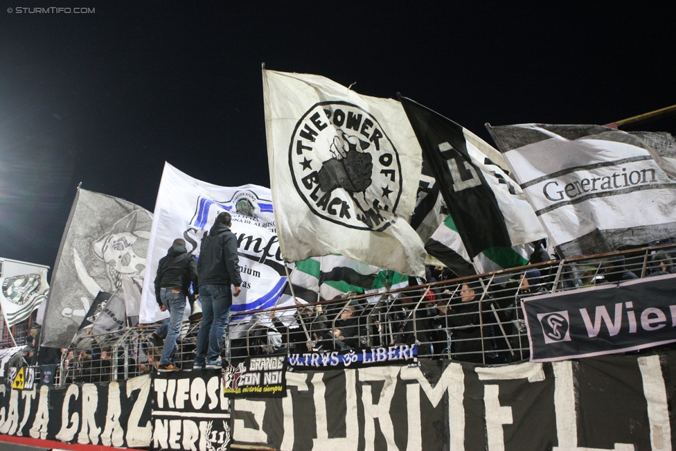 Admira Wacker - Sturm Graz
Oesterreichische Fussball Bundesliga, 24. Runde, FC Admira Wacker Moedling - SK Sturm Graz, Stadion Suedstadt Maria Enzersdorf, 18.03.2017. 

Foto zeigt Fans von Sturm
