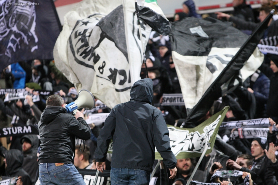 Admira Wacker - Sturm Graz
Oesterreichische Fussball Bundesliga, 24. Runde, FC Admira Wacker Moedling - SK Sturm Graz, Stadion Suedstadt Maria Enzersdorf, 18.03.2017. 

Foto zeigt Fans von Sturm
