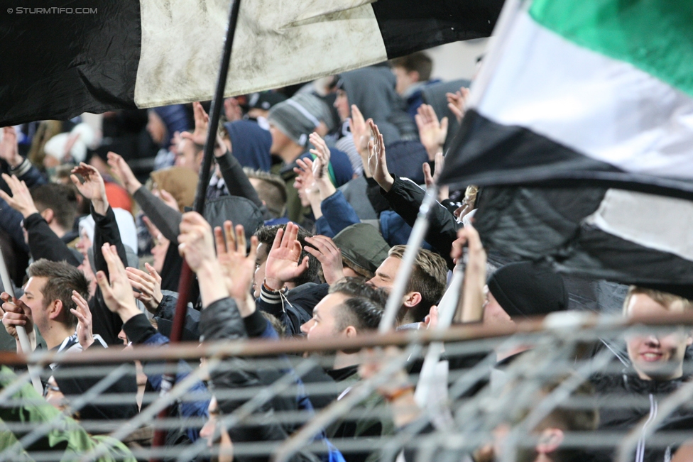 Admira Wacker - Sturm Graz
Oesterreichische Fussball Bundesliga, 24. Runde, FC Admira Wacker Moedling - SK Sturm Graz, Stadion Suedstadt Maria Enzersdorf, 18.03.2017. 

Foto zeigt Fans von Sturm
