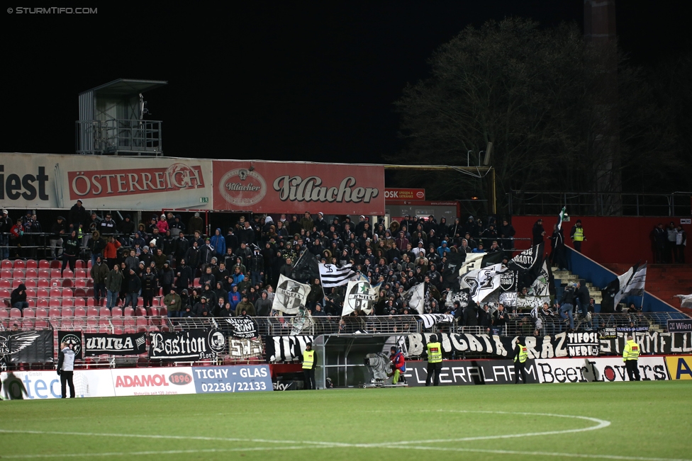 Admira Wacker - Sturm Graz
Oesterreichische Fussball Bundesliga, 24. Runde, FC Admira Wacker Moedling - SK Sturm Graz, Stadion Suedstadt Maria Enzersdorf, 18.03.2017. 

Foto zeigt Fans von Sturm
