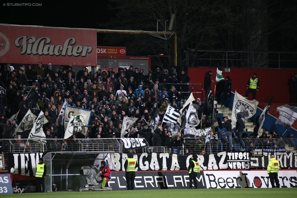 Admira Wacker - Sturm Graz
Oesterreichische Fussball Bundesliga, 24. Runde, FC Admira Wacker Moedling - SK Sturm Graz, Stadion Suedstadt Maria Enzersdorf, 18.03.2017. 

Foto zeigt Fans von Sturm
