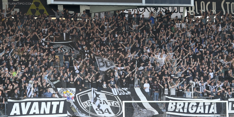 Sturm Graz - Wolfsberg
Oesterreichische Fussball Bundesliga, 25. Runde, SK Sturm Graz - Wolfsberger AC, Stadion Liebenau Graz, 01.04.2017. 

Foto zeigt Fans von Sturm
