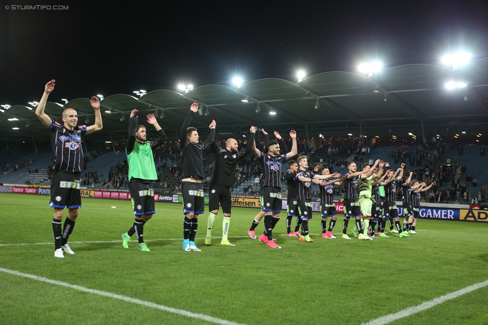 Sturm Graz - Wolfsberg
Oesterreichische Fussball Bundesliga, 25. Runde, SK Sturm Graz - Wolfsberger AC, Stadion Liebenau Graz, 01.04.2017. 

Foto zeigt die Mannschaft von Sturm
Schlüsselwörter: jubel