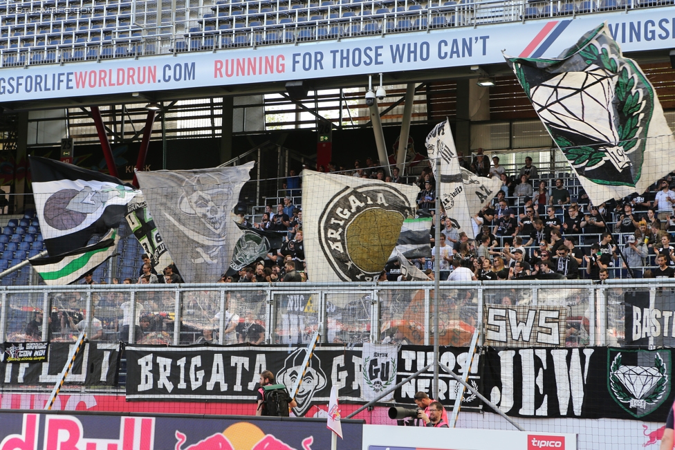 RB Salzburg - Sturm Graz
Oesterreichische Fussball Bundesliga, 26. Runde, FC RB Salzburg - SK Sturm Graz, Stadion Wals-Siezenheim, 09.04.2017. 

Foto zeigt Fans von Sturm
