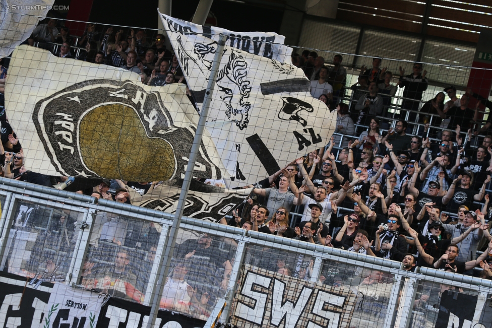 RB Salzburg - Sturm Graz
Oesterreichische Fussball Bundesliga, 26. Runde, FC RB Salzburg - SK Sturm Graz, Stadion Wals-Siezenheim, 09.04.2017. 

Foto zeigt Fans von Sturm
