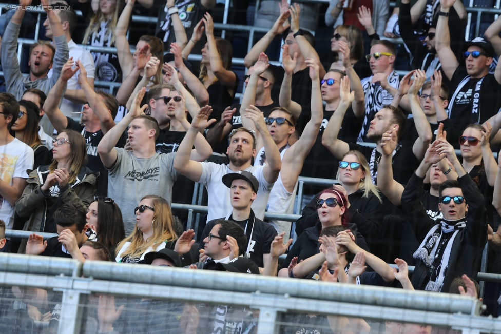 RB Salzburg - Sturm Graz
Oesterreichische Fussball Bundesliga, 26. Runde, FC RB Salzburg - SK Sturm Graz, Stadion Wals-Siezenheim, 09.04.2017. 

Foto zeigt Fans von Sturm
