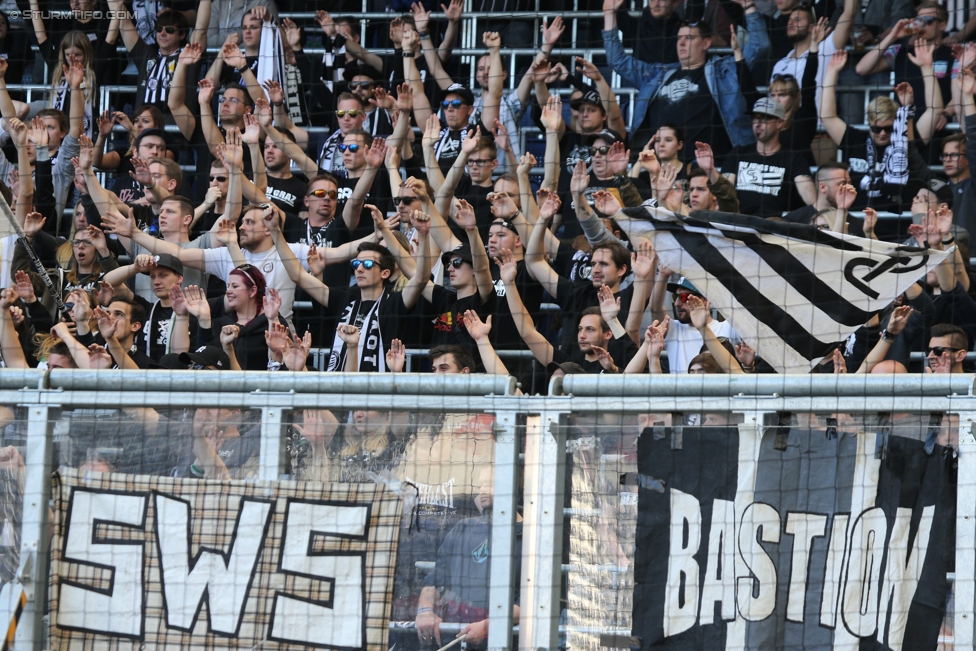 RB Salzburg - Sturm Graz
Oesterreichische Fussball Bundesliga, 26. Runde, FC RB Salzburg - SK Sturm Graz, Stadion Wals-Siezenheim, 09.04.2017. 

Foto zeigt Fans von Sturm
