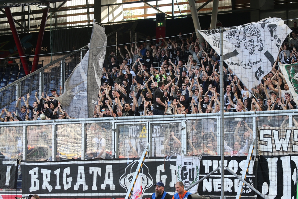 RB Salzburg - Sturm Graz
Oesterreichische Fussball Bundesliga, 26. Runde, FC RB Salzburg - SK Sturm Graz, Stadion Wals-Siezenheim, 09.04.2017. 

Foto zeigt Fans von Sturm
