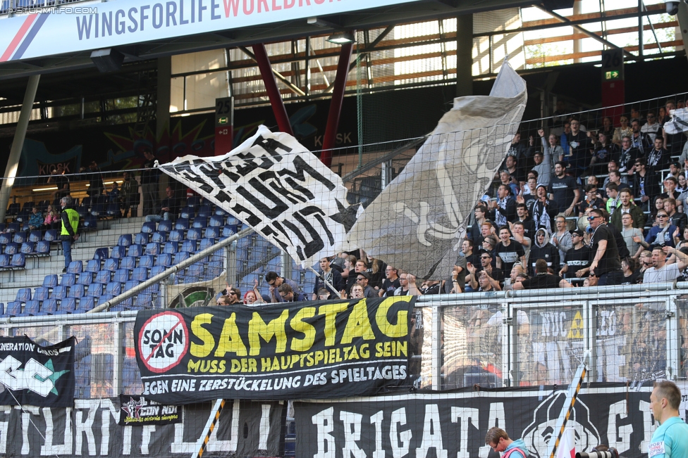 RB Salzburg - Sturm Graz
Oesterreichische Fussball Bundesliga, 26. Runde, FC RB Salzburg - SK Sturm Graz, Stadion Wals-Siezenheim, 09.04.2017. 

Foto zeigt Fans von Sturm
