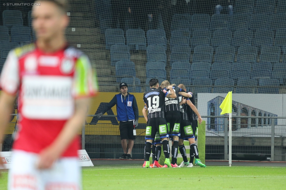 Sturm Graz - Ried
Oesterreichische Fussball Bundesliga, 29. Runde, SK Sturm Graz - SV Ried, Stadion Liebenau Graz, 15.04.2017. 

Foto zeigt Marvin Potzmann (Sturm), Simon Piesinger (Sturm) und Philipp Zulechner (Sturm)
Schlüsselwörter: torjubel