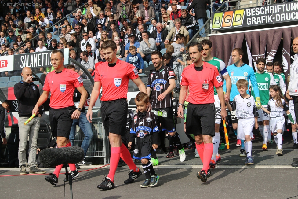 Sturm Graz - Mattersburg
Oesterreichische Fussball Bundesliga, 30. Runde, SK Sturm Graz - SV Mattersburg, Stadion Liebenau Graz, 22.04.2017. 

Foto zeigt das Schiedsrichterteam und Einlaufkinder
