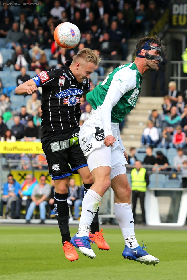 Sturm Graz - Mattersburg
Oesterreichische Fussball Bundesliga, 30. Runde, SK Sturm Graz - SV Mattersburg, Stadion Liebenau Graz, 22.04.2017. 

Foto zeigt James Jeggo (Sturm) und Stefan Maierhofer (Mattersburg)
Schlüsselwörter: kopfball