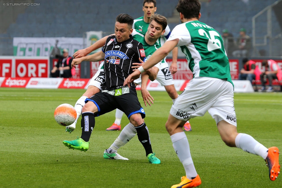 Sturm Graz - Mattersburg
Oesterreichische Fussball Bundesliga, 30. Runde, SK Sturm Graz - SV Mattersburg, Stadion Liebenau Graz, 22.04.2017. 

Foto zeigt Baris Atik (Sturm) und Thorsten Roecher (Mattersburg)
