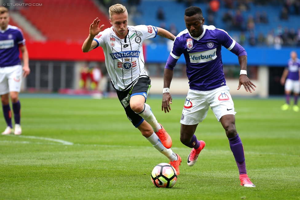 Austria Wien - Sturm Graz
Oesterreichische Fussball Bundesliga, 31. Runde, FK Austria Wien - SK Sturm Graz, Ernst Happel Stadion Wien, 29.04.2017. 

Foto zeigt James Jeggo (Sturm) und Olarenwaju Kayode (Austria)
