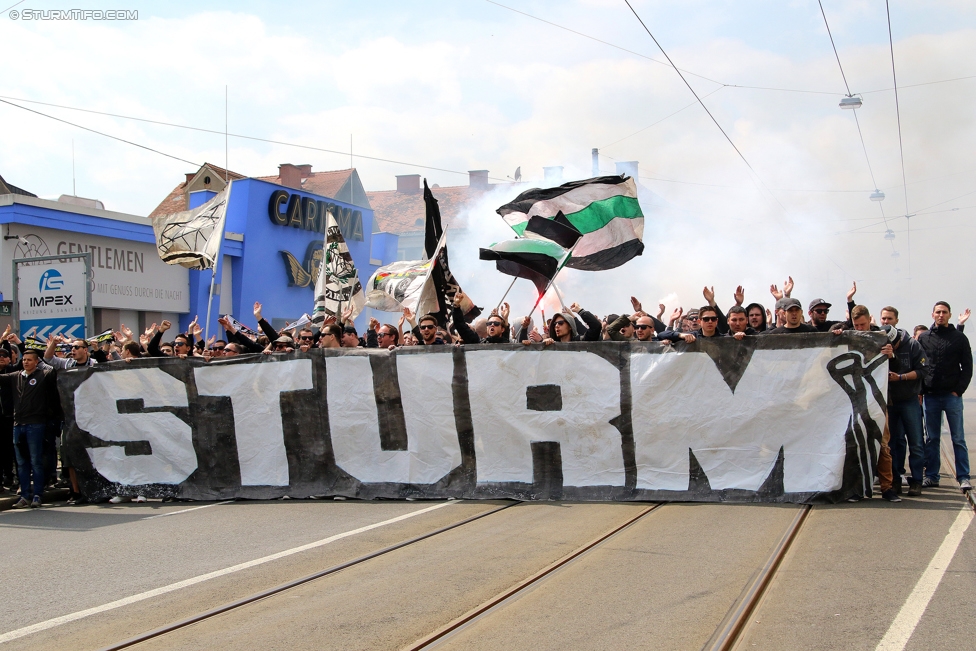 Gruabn Initiative Legendentag
Gruabn Initiative Legendentag, Stadion Gruabn Graz, 01.05.2017.

Foto zeigt Fans von Sturm beim Corteo
