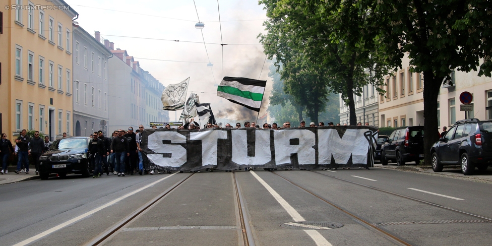 Gruabn Initiative Legendentag
Gruabn Initiative Legendentag, Stadion Gruabn Graz, 01.05.2017.

Foto zeigt Fans von Sturm beim Corteo
