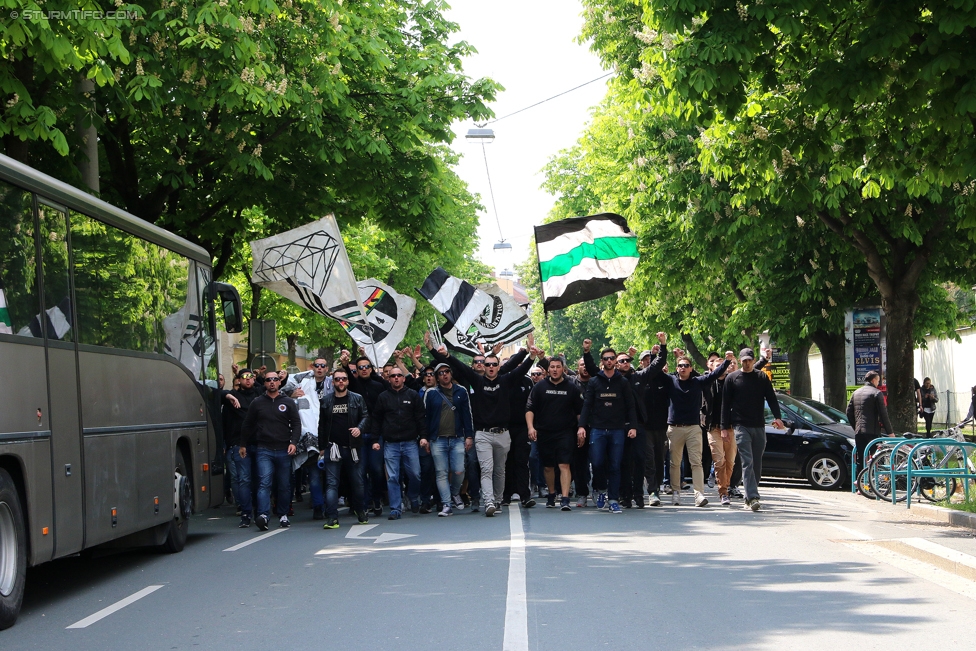 Gruabn Initiative Legendentag
Gruabn Initiative Legendentag, Stadion Gruabn Graz, 01.05.2017.

Foto zeigt Fans von Sturm beim Corteo
