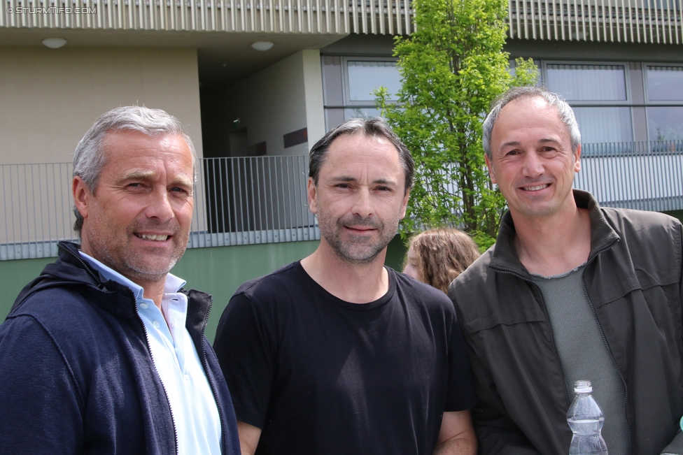 Gruabn Initiative Legendentag
Gruabn Initiative Legendentag, Stadion Gruabn Graz, 01.05.2017.

Foto zeigt Markus Schupp, Guenther Neukirchner und Gerald Strafner (ehem. Spieler Sturm)
